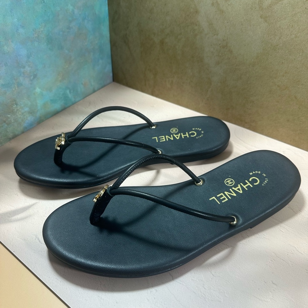 Chanel Black Leather CC Logo Flip Flops
